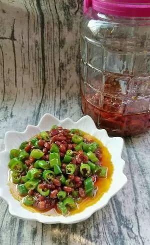 娱乐吃它家瓜酱,网红美食背后的故事与魅力 第1张 娱乐吃它家瓜酱,网红美食背后的故事与魅力 第1张